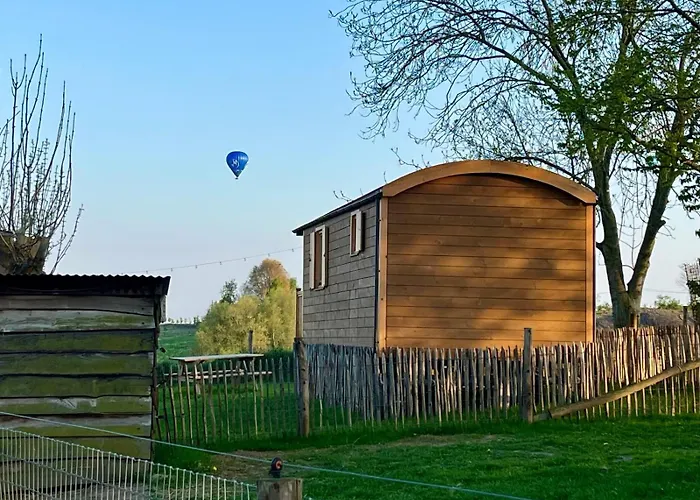 La Roulotte Du Moulin De Thimougies Ferienhaus *